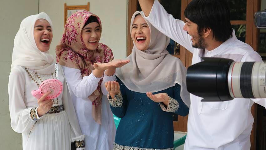 Mantap Berhijab, Begini 10 Penampilan Ryana Dea Makin Adem