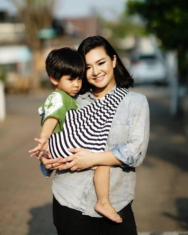 15 Potret Aktris FTV yang Makin Menawan Saat Jadi Mama Muda
