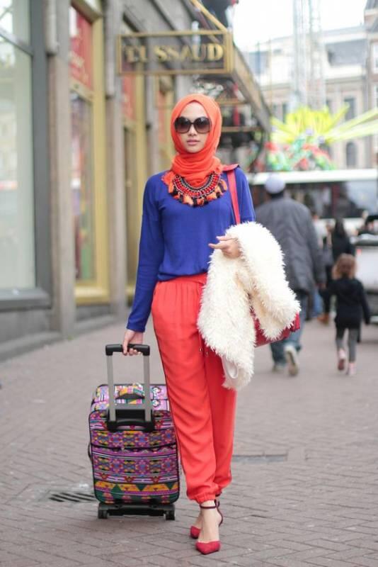 Waktu Nggak Terbuang Lagi Saat Pilih Warna Hijab. Coba Pakai Sesuai Bulan Kelahiranmu