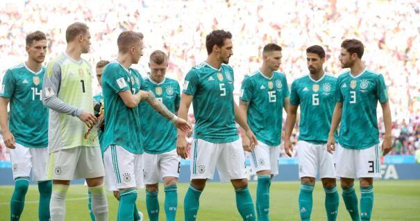 Lotthar Matthaus Salahkan Pemain-pemain Bayern Munchen di Tim Jerman