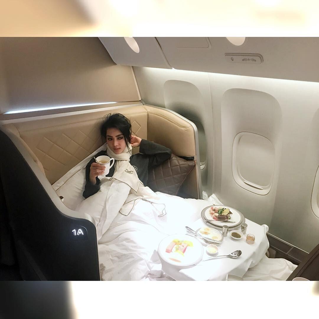 10 Potret Mewah Liburan Syahrini, Kopernya Bisa Buat Beli Mobil Baru!