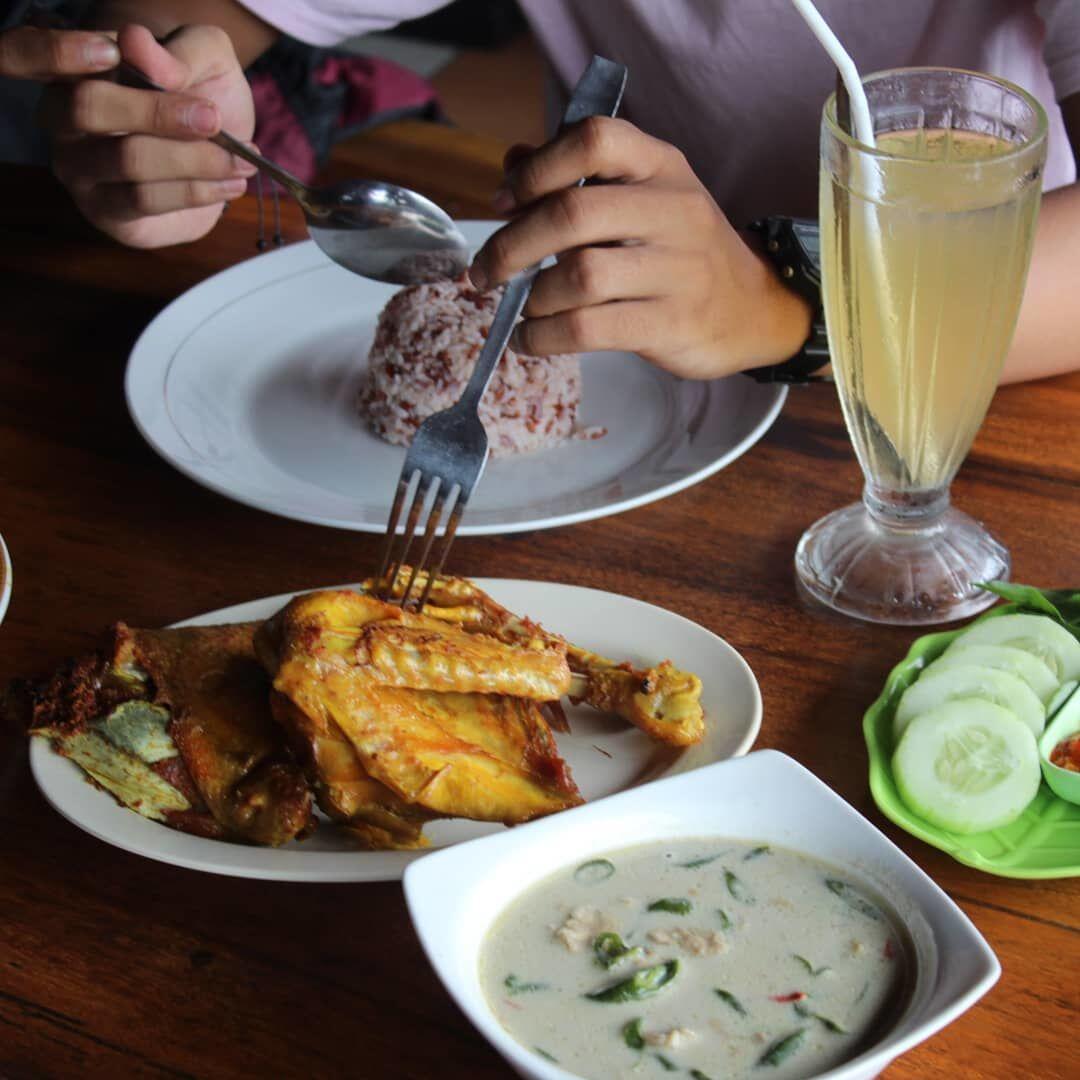 7 Tempat Makan dengan View Sawah Paling Adem di Jogja, Bikin Betah!