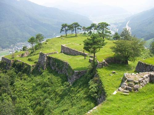 Takeda Castle Dan Cerita Tentang Kastil Di Balik Awan