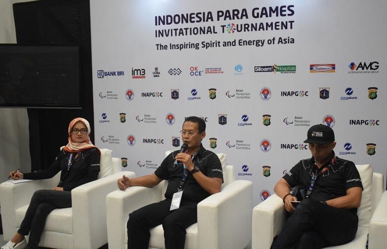 Selain Fokus Pelaksanaan, INAPGOC Beri Kursi Pijat Bagi Wartawan