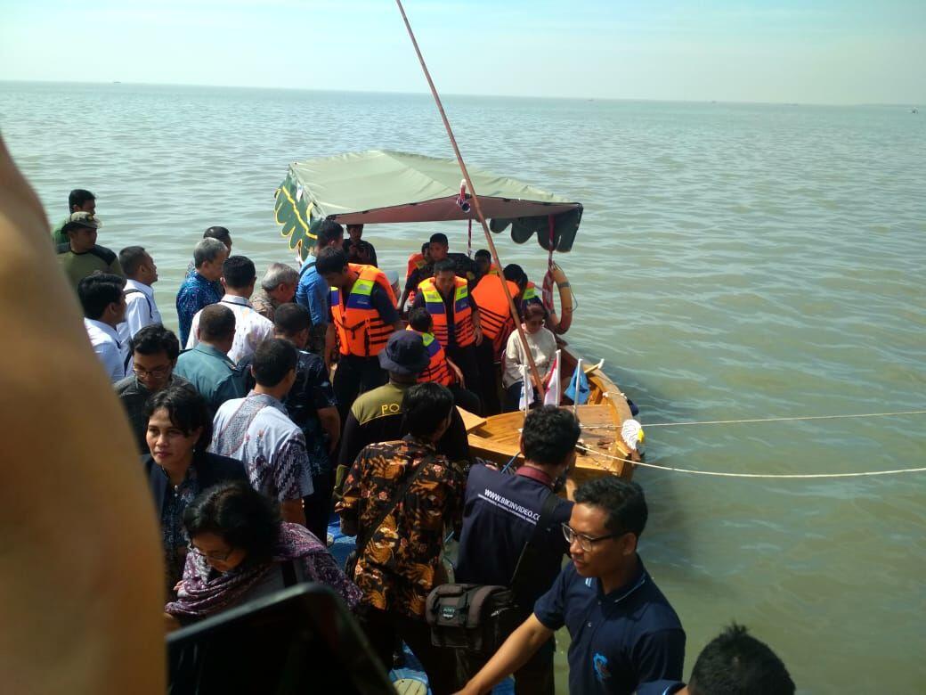 Menteri Susi Puji Kapal Bambu Karya ITS