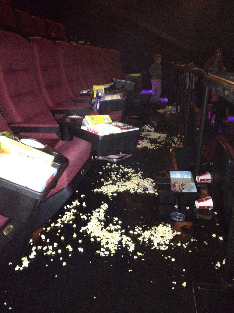 7 Alasan Buang Sampah Sembarangan di Bioskop yang Perlu Dipikir Ulang