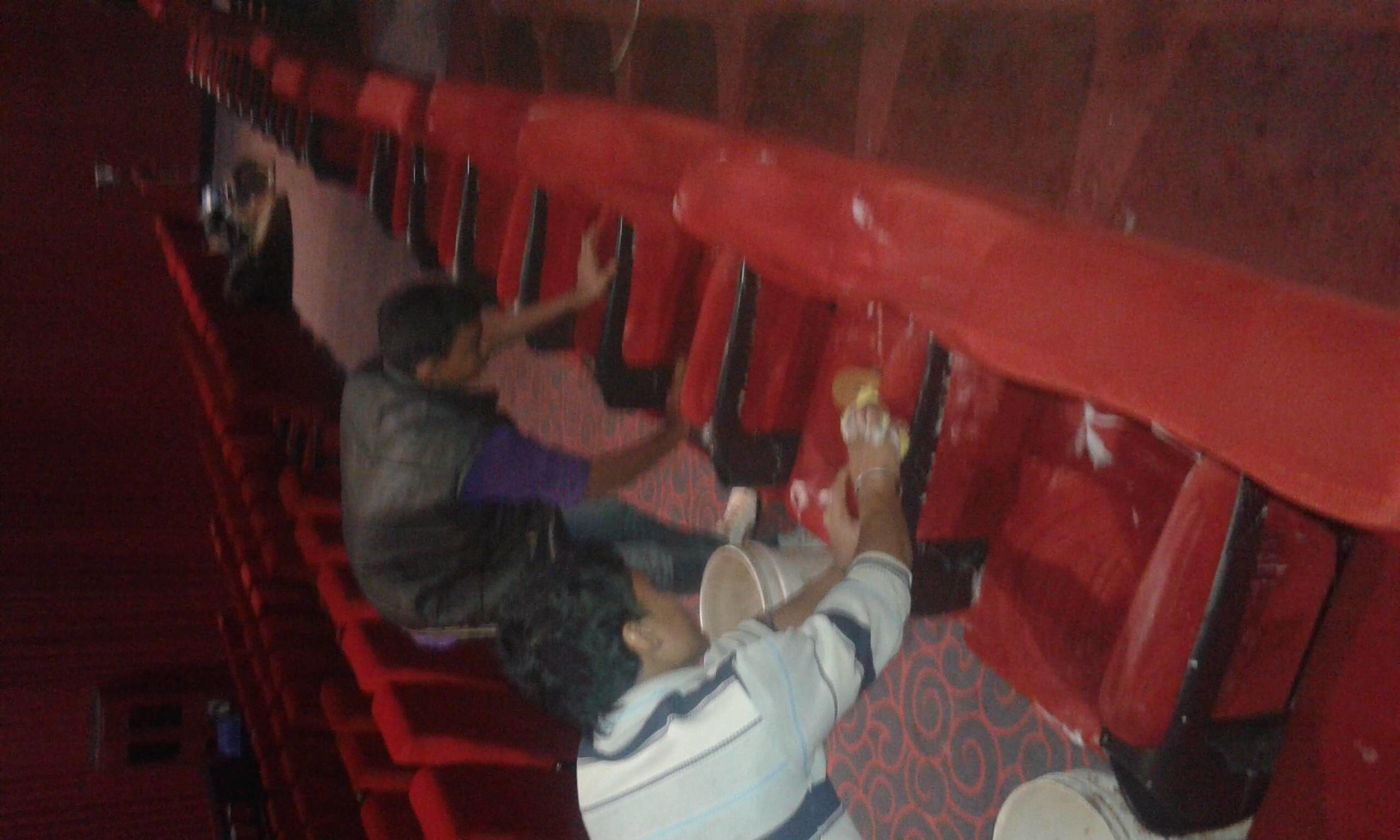 7 Alasan Buang Sampah Sembarangan di Bioskop yang Perlu Dipikir Ulang