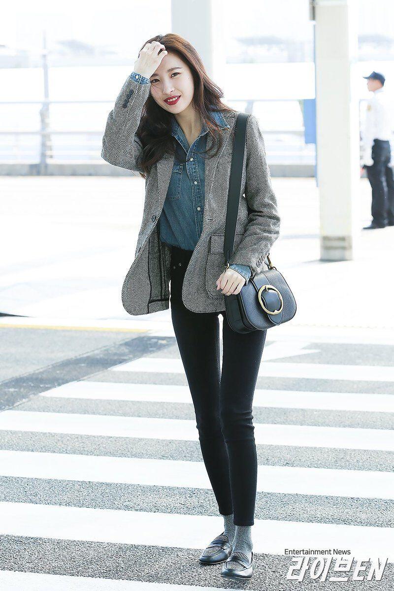 Chic Hingga Swag, Intip 9 Potret Kerennya Airport Fashion ala Sunmi