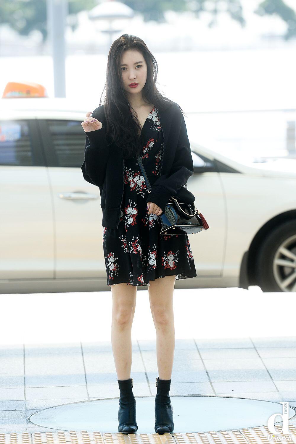Chic Hingga Swag, Intip 9 Potret Kerennya Airport Fashion ala Sunmi