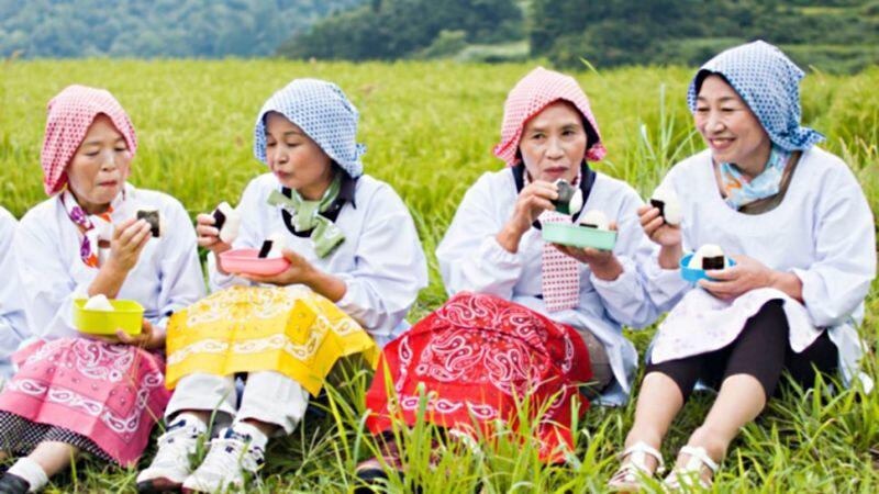 Gak Banyak yang Tahu Soal 7 Idol Group Super Nyeleneh Ini