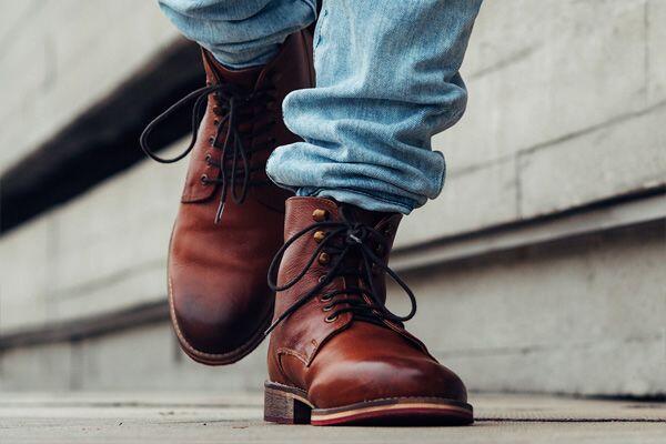 Mau Pakai Sepatu Boot? Ikuti Tips Ini Biar Gak Salah Pilih Bro