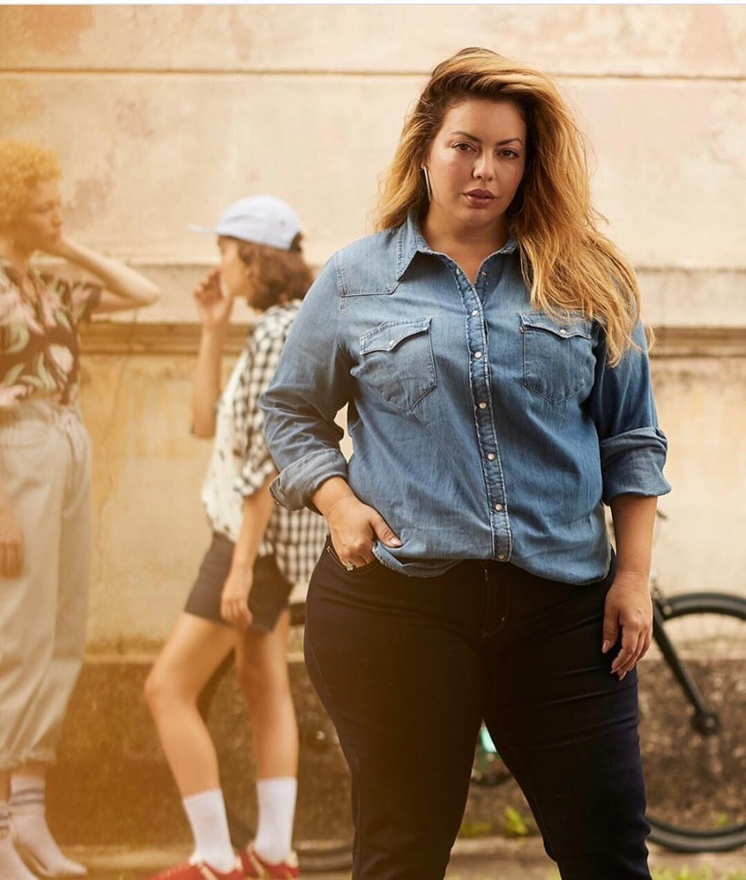 9 Model Bertubuh Plus Ini Akan Menginspirasimu Soal Body Acceptance