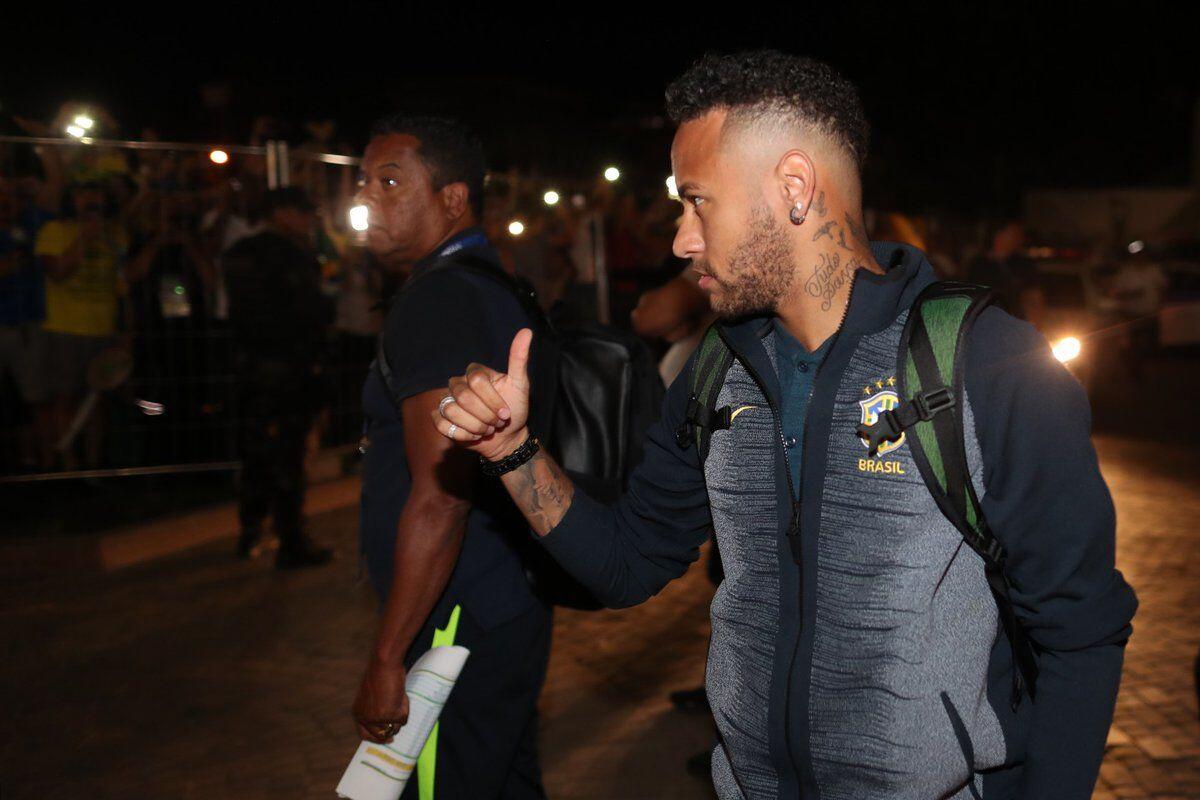 Neymar dan Coutinho Akan Beri Kejutan Bagi Pertahanan Meksiko