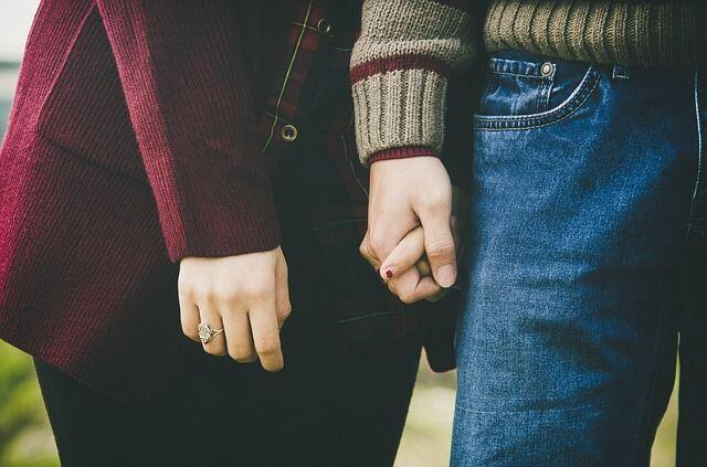 Girls, Ini 5 Hal yang Harus Dilakukan Saat Temani Cowokmu Berjuang!