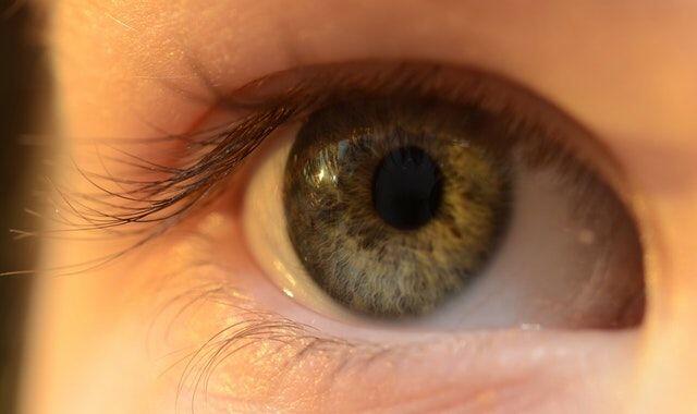 Girls, 5 Aturan Ini Harus Diperhatikan Saat Pakai Soft Lens!
