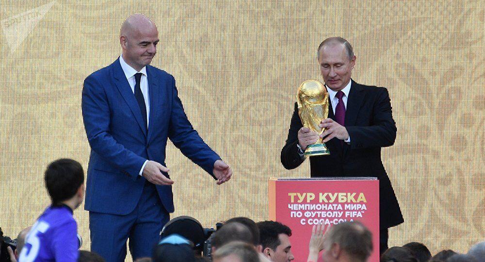 Lolos ke Perempat Final, Suporter Rusia Banjiri Jalanan Kota Moskow