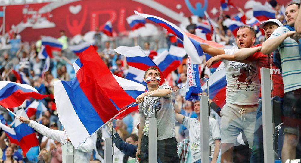 Lolos ke Perempat Final, Suporter Rusia Banjiri Jalanan Kota Moskow
