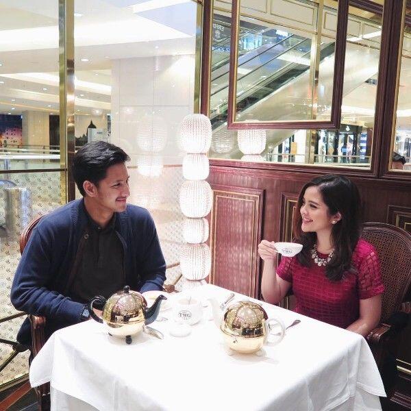 Akhirnya Bertunangan, Ini 10 Potret Romantisnya Tasya & Randi Bachtiar