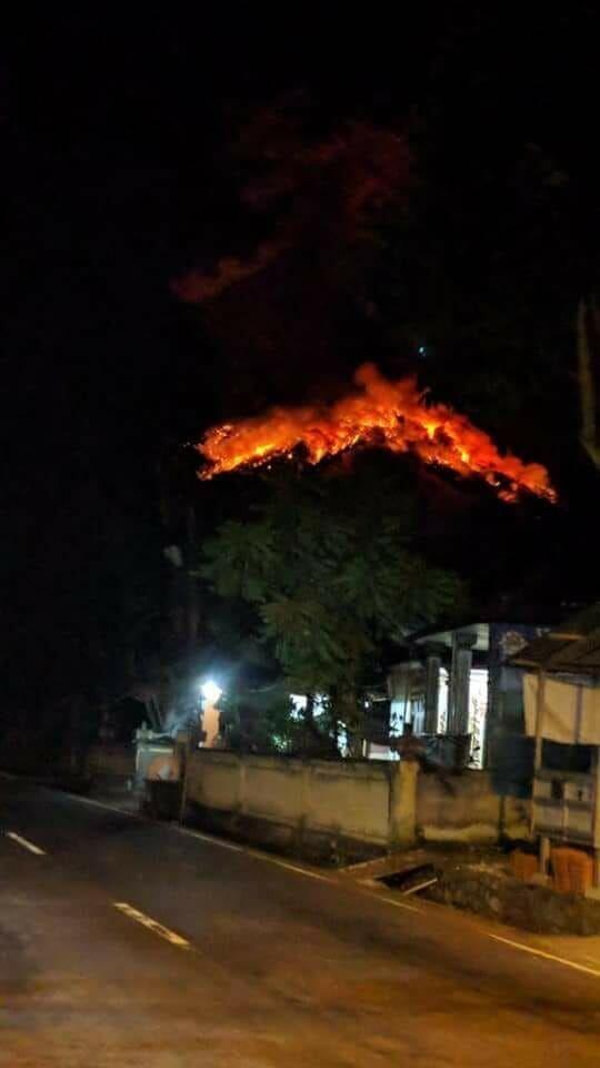 Gunung Agung Erupsi, Lava Membakar Hutan di Sekitarnya