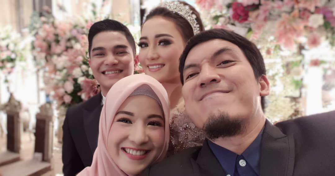 Mewah dan Elegan, 10 Potret Bahagia Resepsi Pernikahan Erica Putri