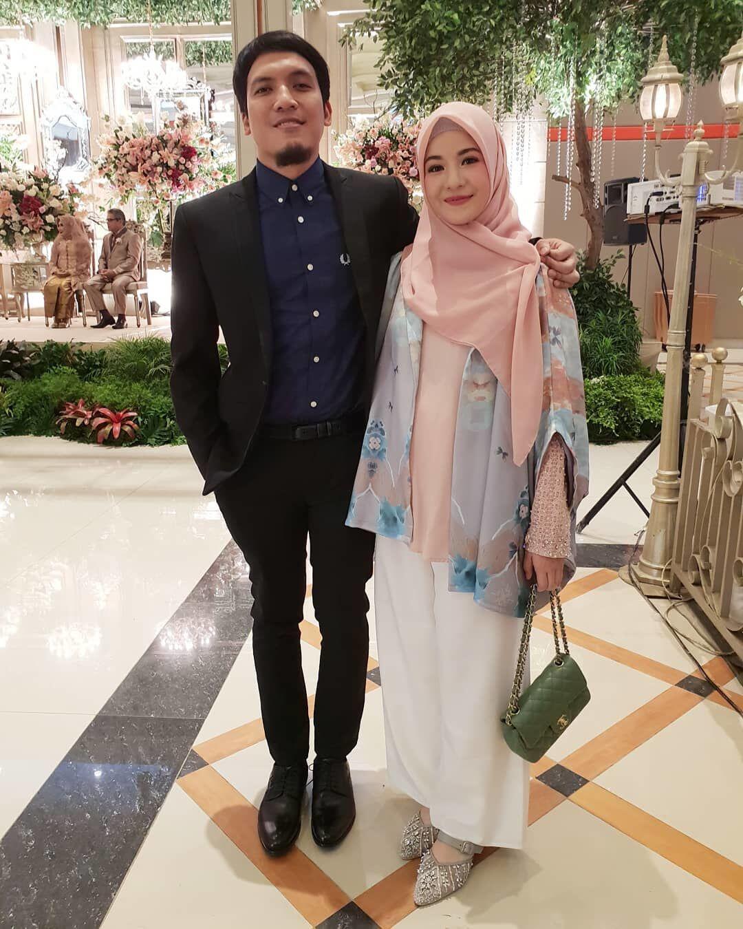 Mewah dan Elegan, 10 Potret Bahagia Resepsi Pernikahan Erica Putri