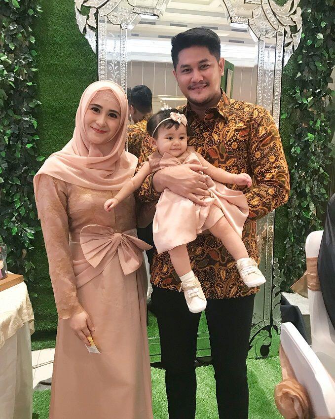 Mewah dan Elegan, 10 Potret Bahagia Resepsi Pernikahan Erica Putri