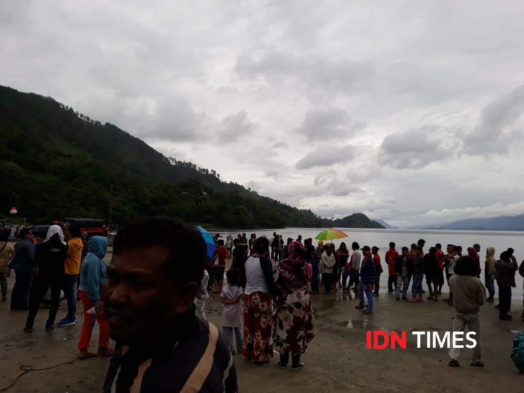 Pedagang di Posko Tragedi KM Sinar Bangun Raup Untung