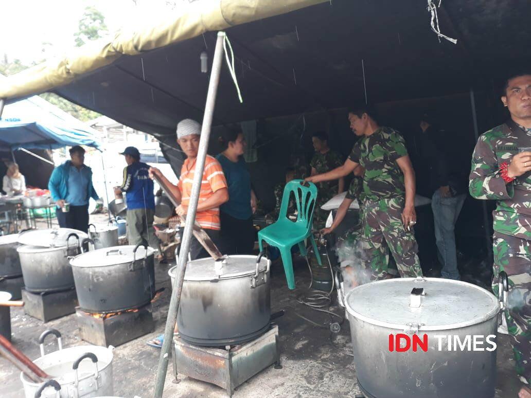 Pedagang di Posko Tragedi KM Sinar Bangun Raup Untung