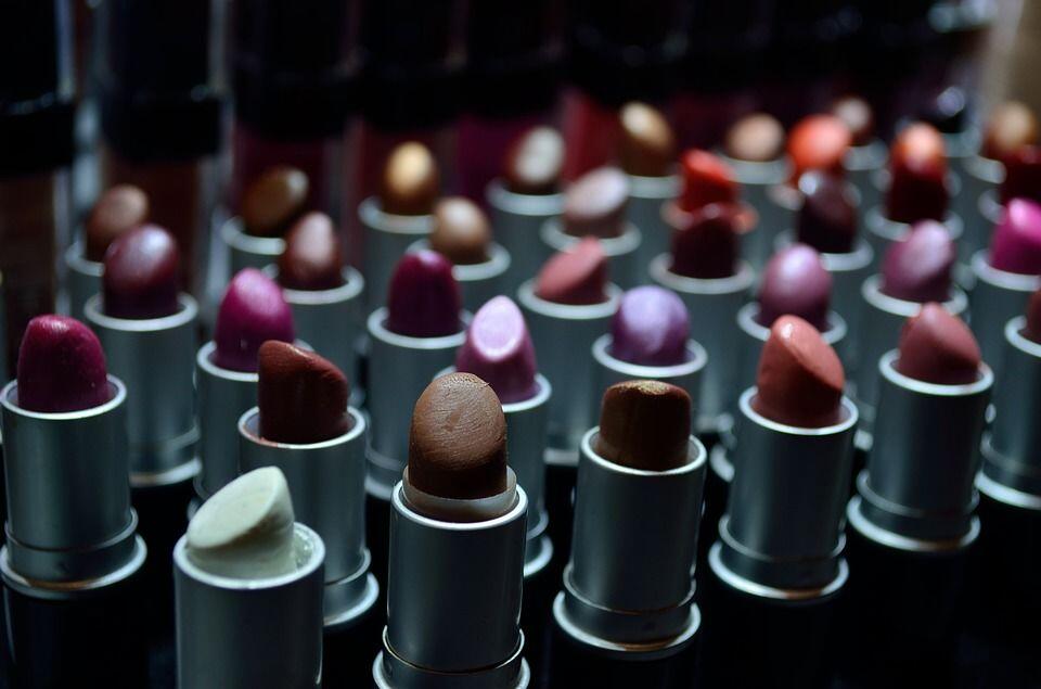 Waspada! 7 Produk Kecantikan Ini Sebaiknya Gak Digunakan Setiap Hari