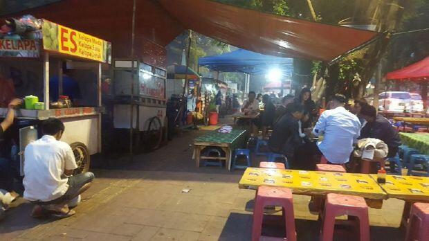 Sandi Perintahkan Razia PKL Sate Taichan di Stadion GBK