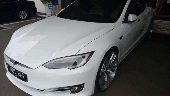 Super! Ini Mobil Tesla Model S Tunggangan Bamsoet