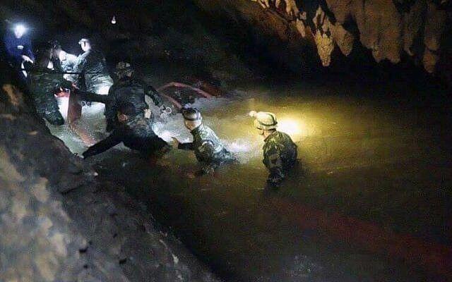 12 Remaja Thailand Menghilang di Gua Terlarang Selama 9 Hari