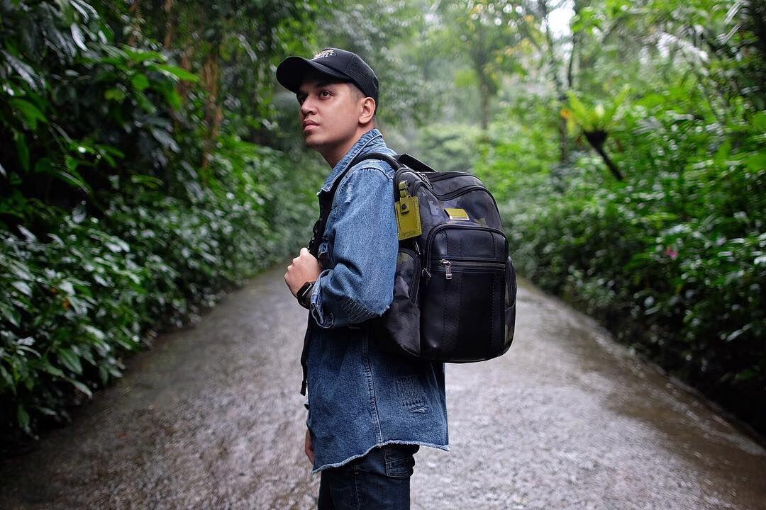 9 Gaya Busana ala Kevin Julio, Kece Banget!