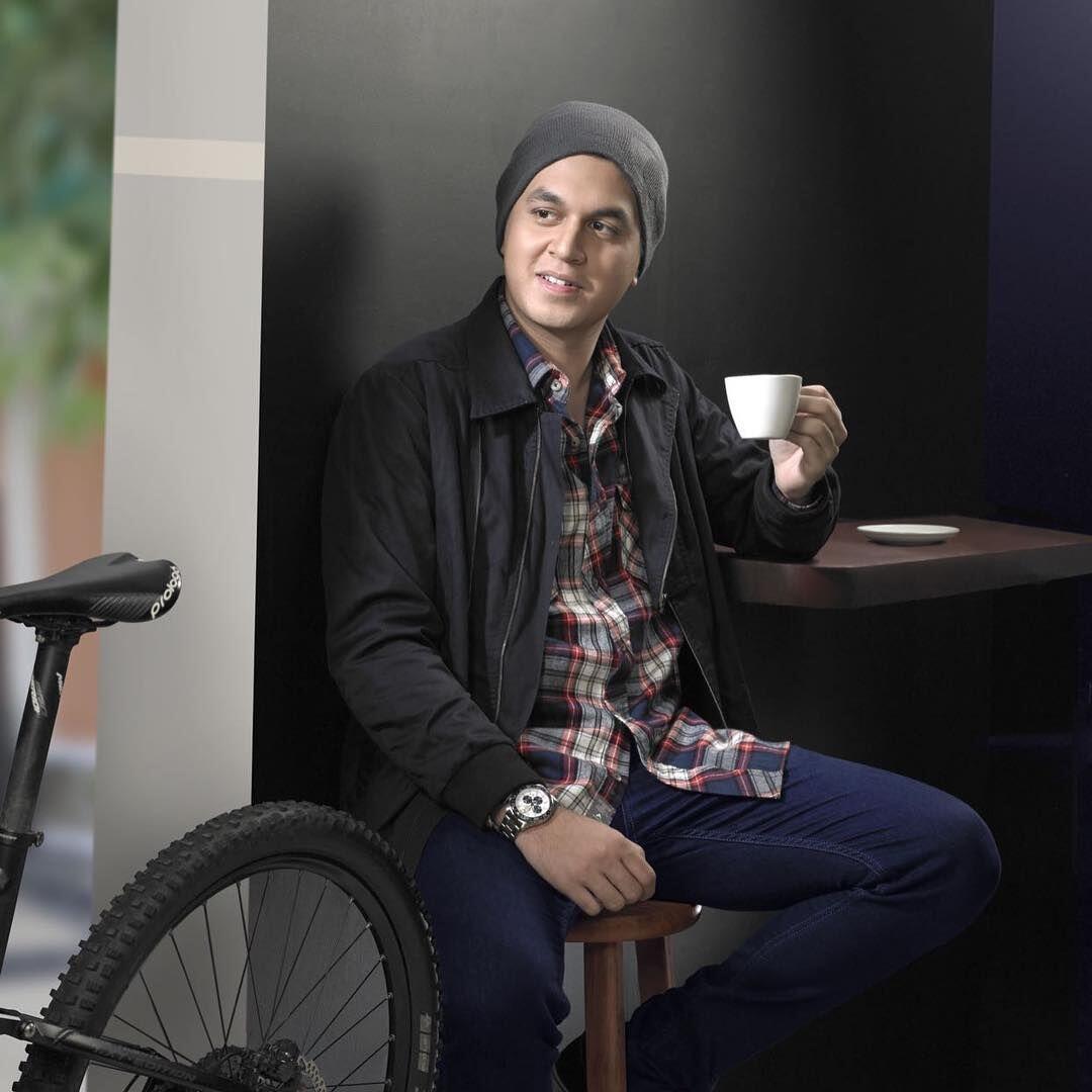 9 Gaya Busana ala Kevin Julio, Kece Banget!