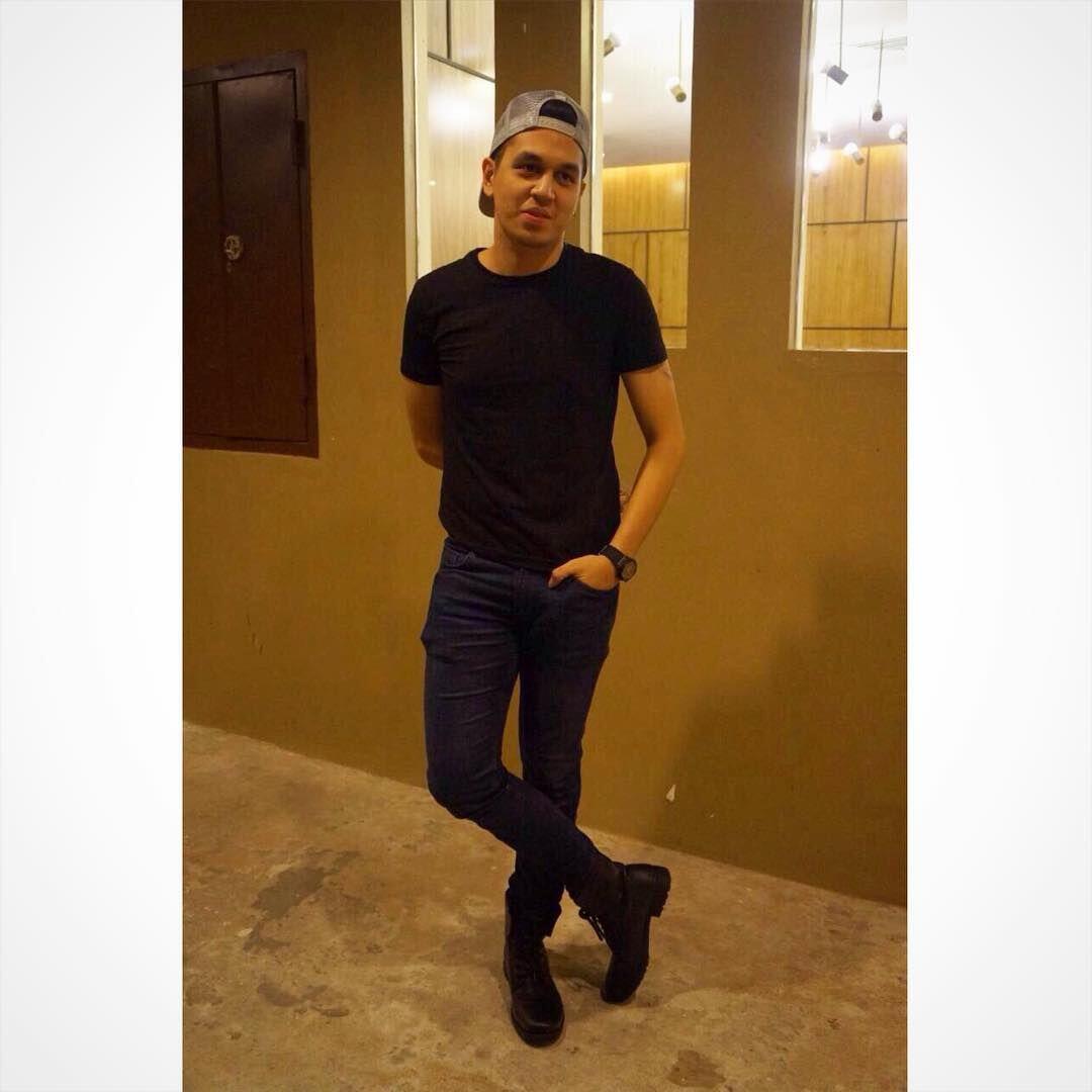 9 Gaya Busana ala Kevin Julio, Kece Banget!