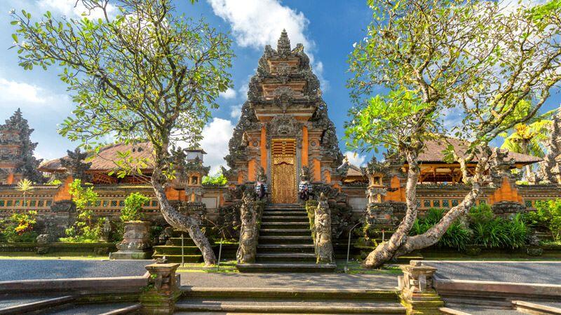 10 Pesona Keindahan Tempat Tinggal Para Raja di Indonesia