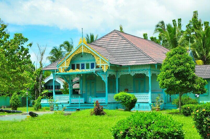 10 Pesona Keindahan Tempat Tinggal Para Raja di Indonesia