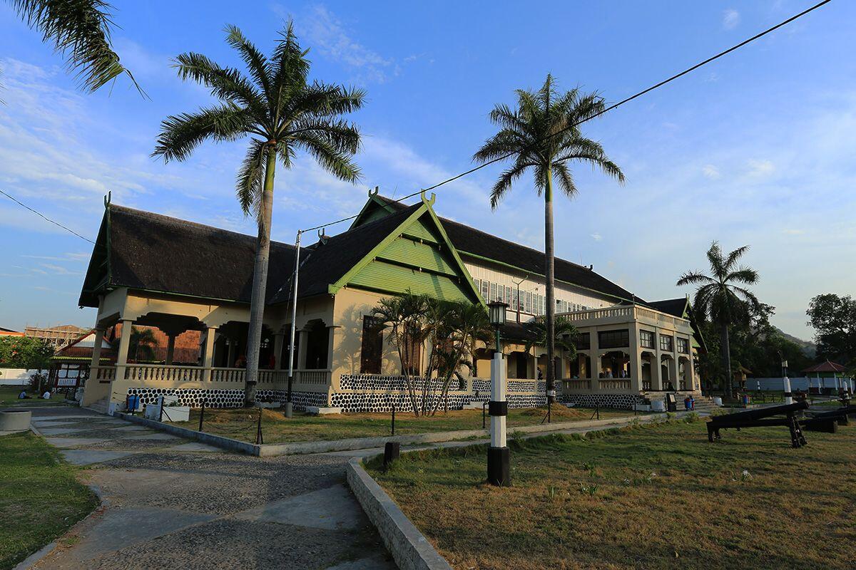 10 Pesona Keindahan Tempat Tinggal Para Raja di Indonesia