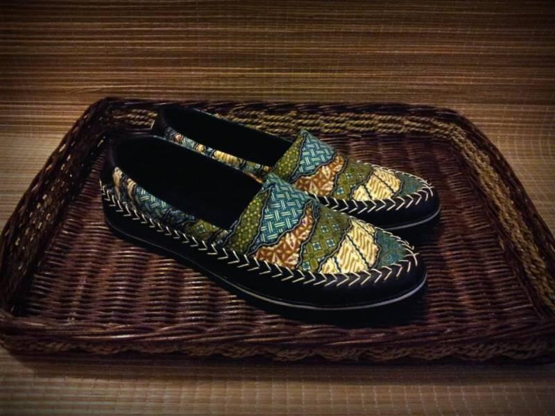 Kebapakan dan Suami-able, Rekomendasi Batik Cowok Ini Rugi Kalau Di-skip Doang!