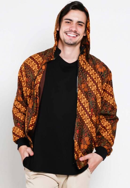 Kebapakan dan Suami-able, Rekomendasi Batik Cowok Ini Rugi Kalau Di-skip Doang!