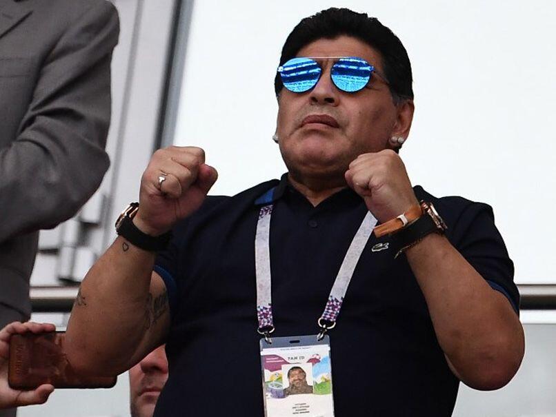 Maradona Siap Latih Timnas Argentina Tanpa Bayaran
