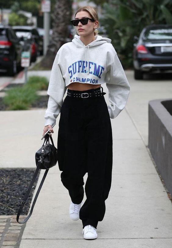 10 Inspirasi Steet Style ala Hailey Baldwin,Bikin OOTD Makin Kece