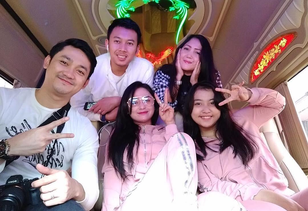 10 Potret Seru Liburan Dewi Perssik ke Thailand Bareng Suami, Cie Akur