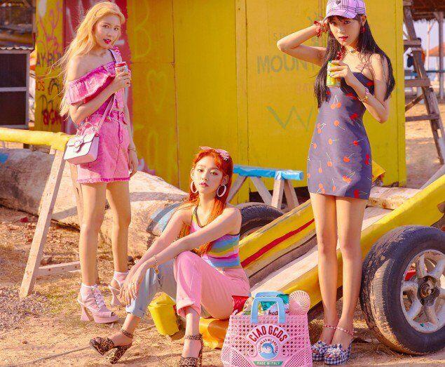 Pemotretan di Bali, Intip 10 Potret Kece Girlband KPop Gugudan