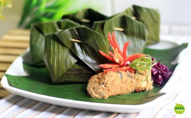 Dibungkus Daun Pisang, Ini5 Resep Makanan Jodohnya Nasi Hangat