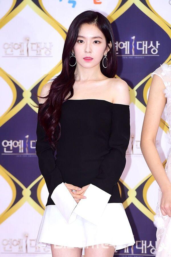 7 Style Feminim ala Member Red Velvet, Cocok untuk OOTD!