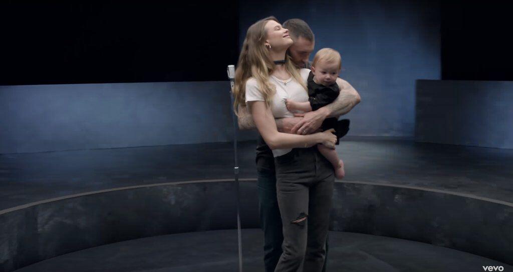 Ini 6 Fakta di Balik Keseruan Video Clip 'Girls Like You' Maroon 5