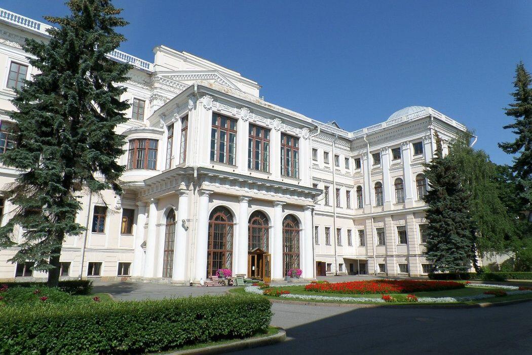 8 Istana Megah di Rusia yang Wajib Dikunjungi Saat ke St. Petersburg