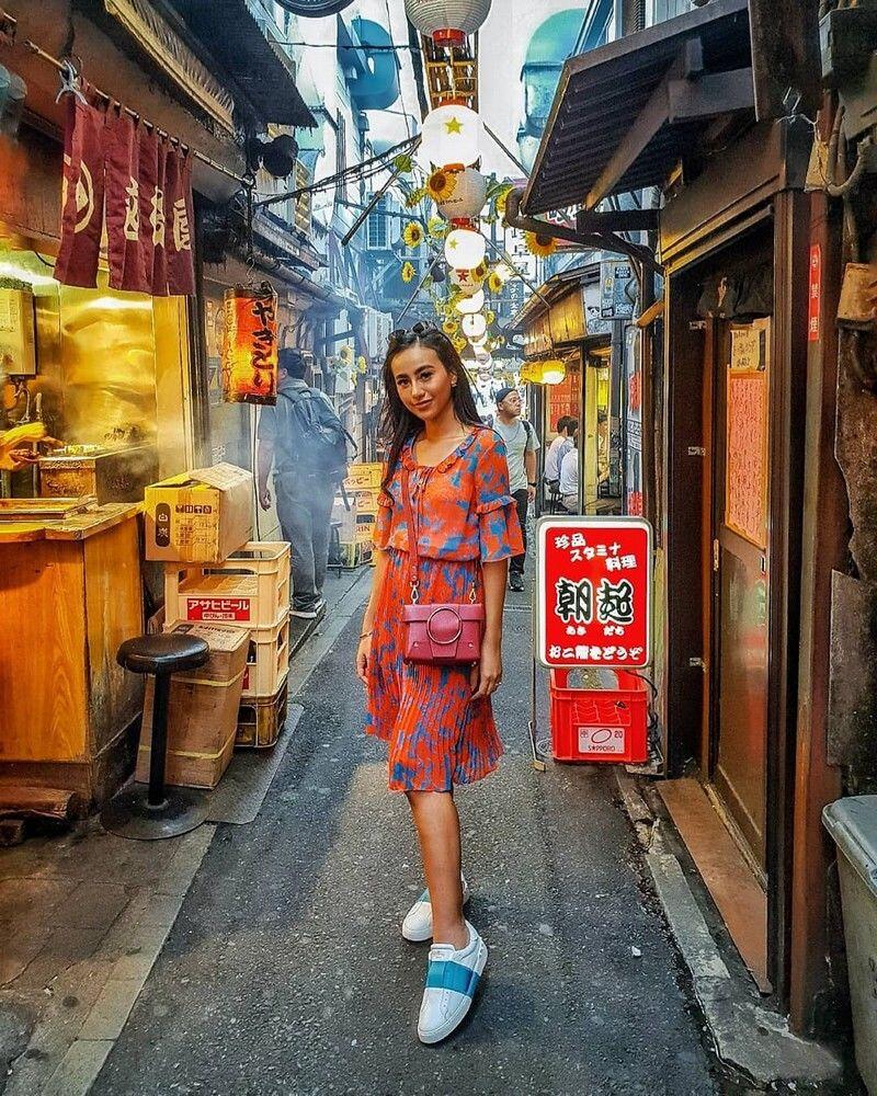 10 Gaya Chic Karina Basrewan, Puteri Indonesia Kekasih Jaz Hayat