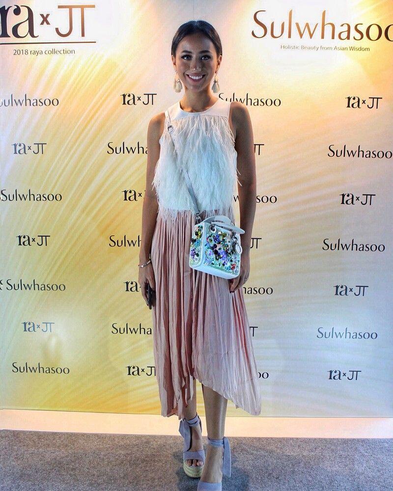 10 Gaya Chic Karina Basrewan, Puteri Indonesia Kekasih Jaz Hayat